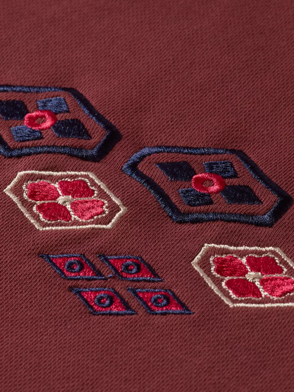 New Embroidered artwork hoodie Sweatshirts & Hoodies