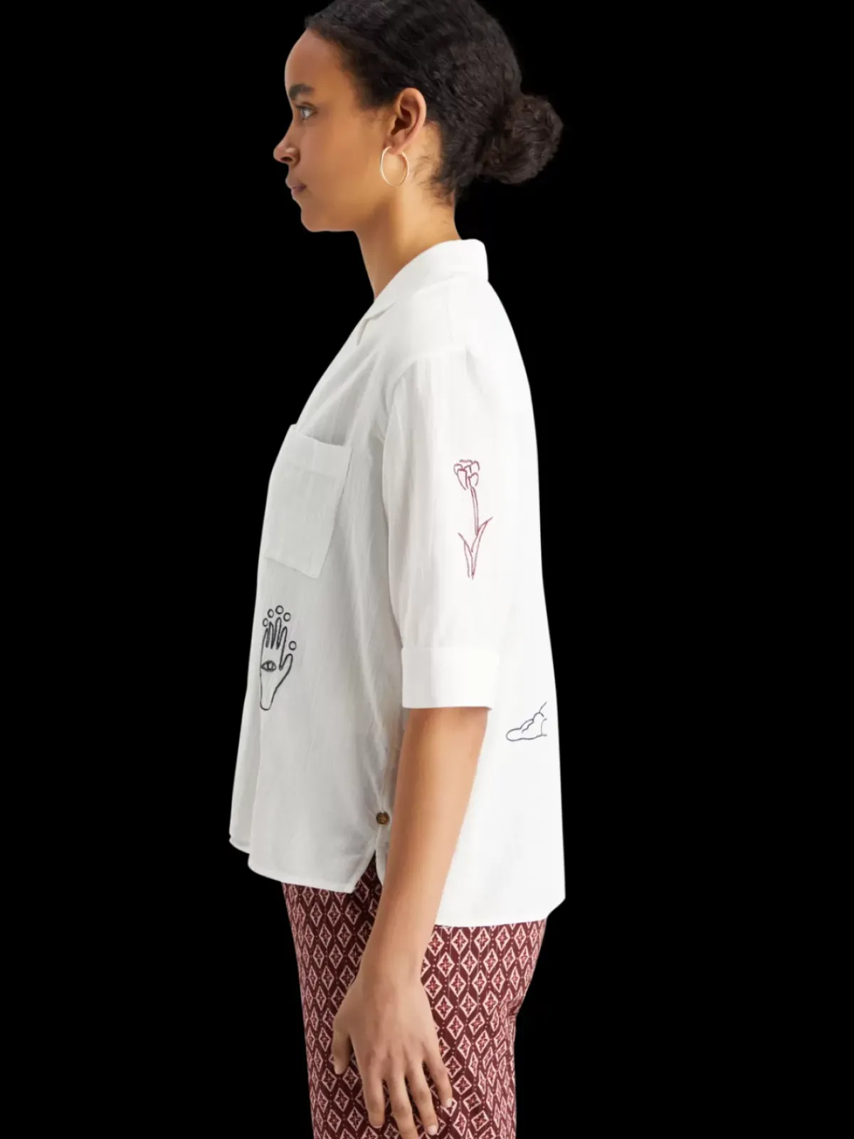 New Ss shirt with embroidery Women Tops & T-shirts